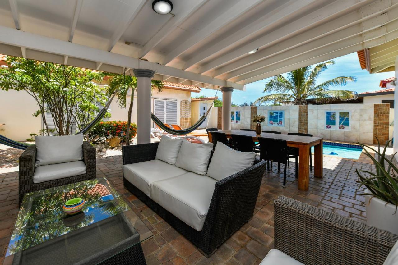 Villa Swiss Paradise With Private Pool Palm Beach Exterior photo